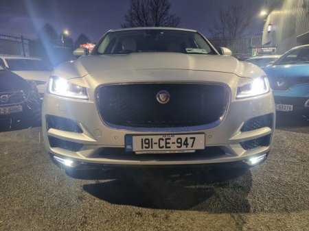 2019 Jaguar F-Pace - thumbnail 3