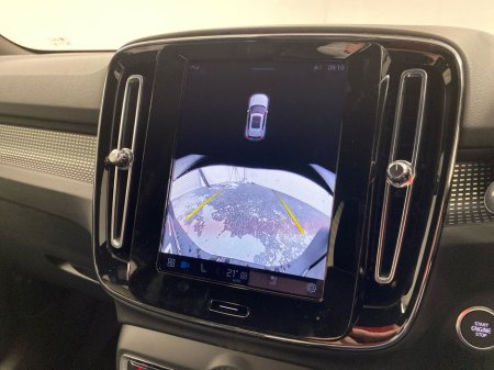 2026 Volvo XC40 - thumbnail 17