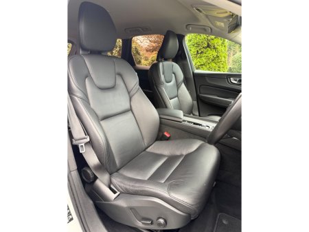 2018 Volvo XC60 - thumbnail 10