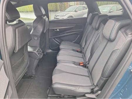 2023 Peugeot 5008 - thumbnail 9