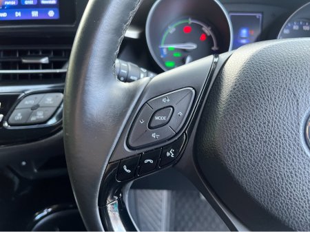 2019 Toyota C-HR SOL HYBRID AUTOMATIC 1.8 PETROL //HALF LEATHER HEATED SEATS//ADAPTIVE CRUISE CONTROL//REVERSE CAMERA//KEYLESS ENTRY// €19,950 thumbnail