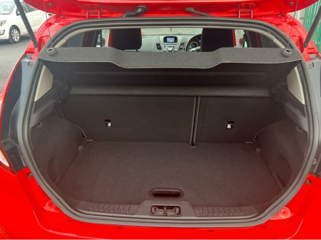 2014 Ford Fiesta - thumbnail 8