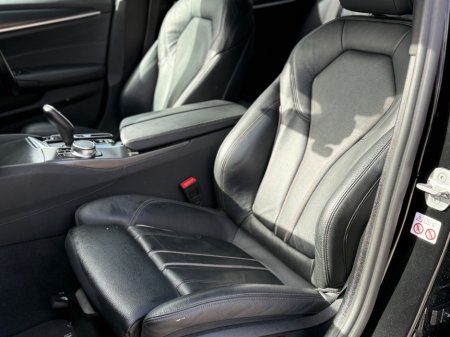 2022 BMW 5 Series - thumbnail 31