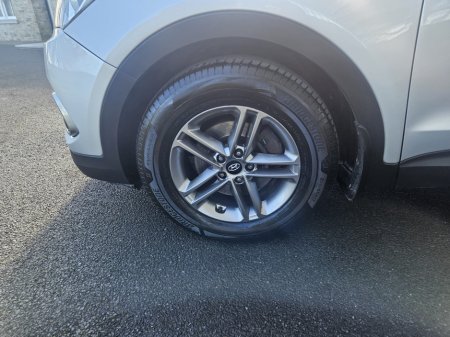 2017 Hyundai Santa Fe - thumbnail 12