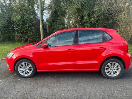 2015 Volkswagen Polo - view 4