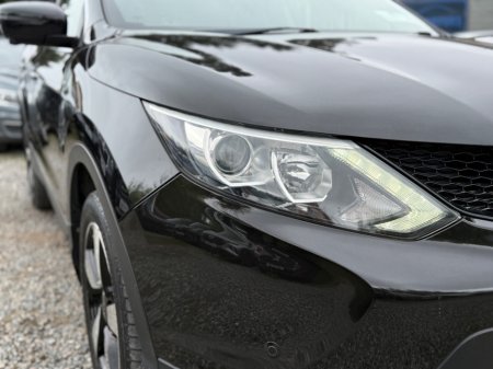 2017 Nissan Qashqai - thumbnail 32