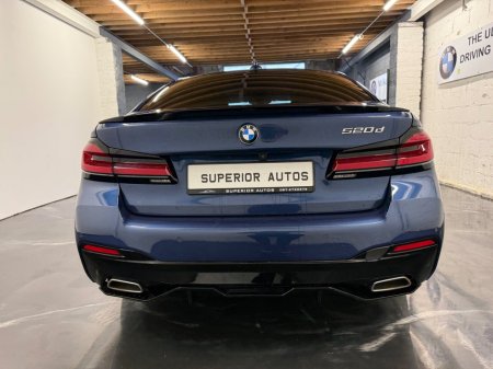 2022 BMW 5 Series - thumbnail 6