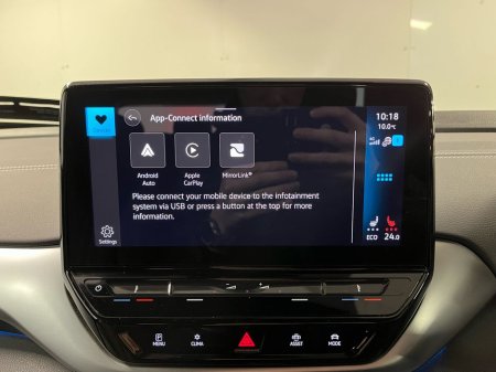 2024 Volkswagen ID.4 Life DX 77kWh 174BHP - Reversing Camera - Ambient Lighting - Sat Nav - Climate Control - Heated Seats - Keyless Start - Apple CarPlay/Android Auto €32,950 thumbnail