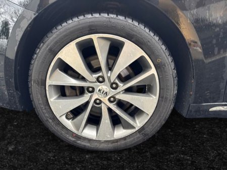 2017 Kia Optima - thumbnail 8