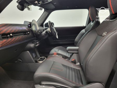 2025 MINI Hatch COOPER 3Dr Sport Auto €40,975 thumbnail