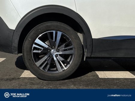 2023 Peugeot 5008 - thumbnail 17