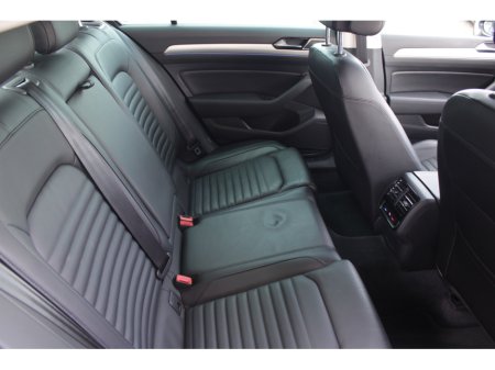 2016 Volkswagen Passat - thumbnail 17