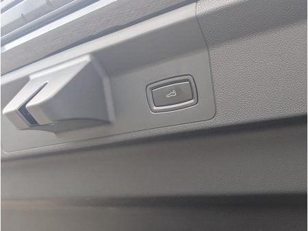 2025 Porsche Panamera Hybrid 4 - 4+1 Adaptive Cruise Control *ARRIVING SOON* €129,888 thumbnail