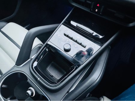 2024 Porsche Cayenne 3.0 V6 E-HYBRID AUTO==HUGE SPEC==COST €153K NEW== €116,950 thumbnail