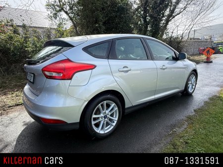 2015 Ford Focus - thumbnail 3