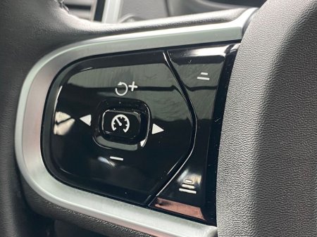 2024 Volvo XC90 T8 Dark Plus Recharge AWD Auto (PHEV) €69,900 thumbnail