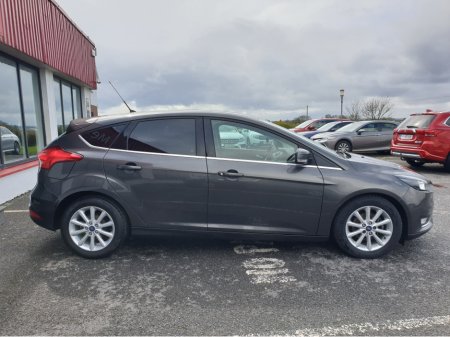 2016 Ford Focus - thumbnail 7