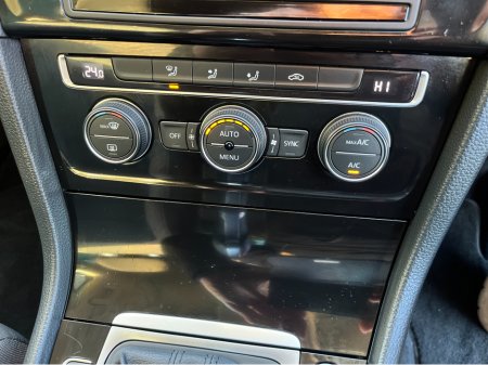 2016 Volkswagen Golf HIGHLINE AUTOMATIC 1.4 PETROL //KEYLESS ENTRY//REVERSE CAMERA//BLIND SPOT WARNING//ADAPTIVE CRUISE CONTROL// €15,950 thumbnail