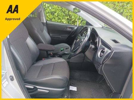 2016 Toyota Auris 1.8 PETROL HYBRID HALF LEATHER INTERIOR IMMACULATE INSIDE WITH ONLY 27,404kms COMPREHENSIVE SERVICE HISTORY (10 STAMPS) REVERSE CAMERA TOUCH SCREEN RADIO APPLE CARPLAY&ANDROIDAUTO FACTORY IMMOBILISER €16,795 thumbnail