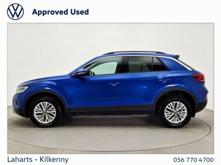 2022 Volkswagen T-Roc LIFE 2.0TDI 116HP €27,450 thumbnail