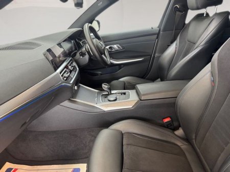 2021 BMW 3 Series - thumbnail 18
