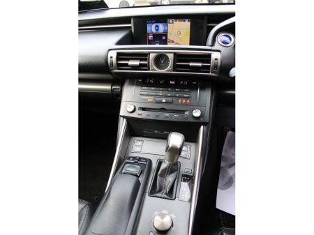 2015 Lexus IS 300 h - thumbnail 9