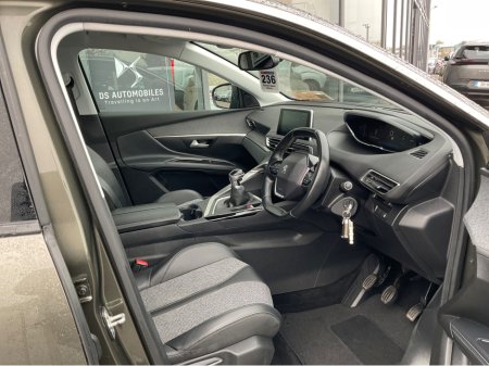 2020 Peugeot 5008 ALLURE 1.2 130 6.3 4DR €23,950 thumbnail