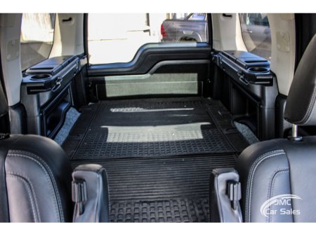 2014 Land Rover Discovery - thumbnail 25