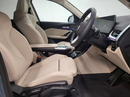 2025 BMW iX1 - thumbnail 12