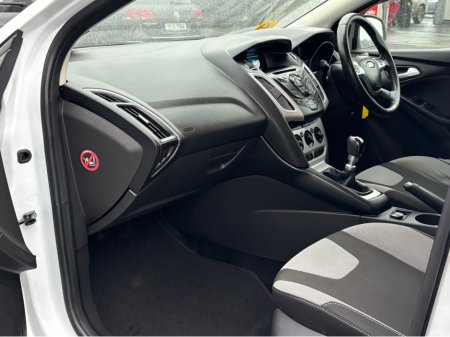 2013 Ford Focus 1.6 TDCI ZETEC ECO S/S 1 113BHP 5DR €6,999 thumbnail