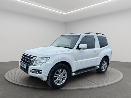 2016 Mitsubishi Pajero  thumbnail