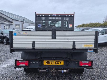 2021 Iveco Daily T35-140  Tipper with 3 seats in front and flashing beacon lights, only 39,000 miles. thumbnail