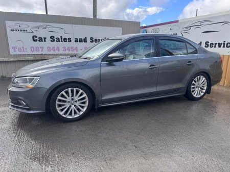 2017 Volkswagen Jetta - thumbnail 4