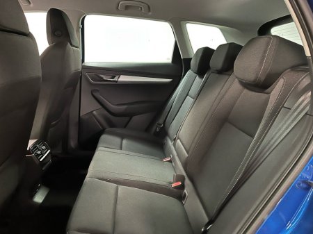 2025 Skoda Karoq Selection DSG 1.5TSI 150BHP - Reversing Camera - Climate Control - Cruise Control - Auto Lights/Wipers - Apple CarPlay/Android Auto €40,950 thumbnail