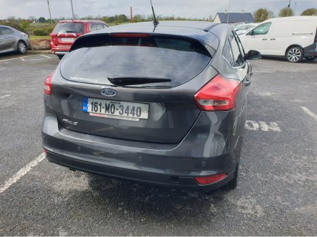 2016 Ford Focus - thumbnail 5