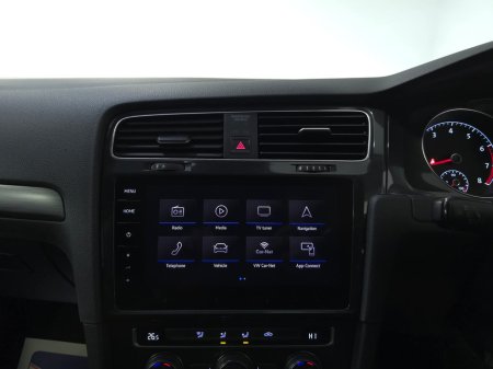 2017 Volkswagen Golf 1.2 TSI DSG EST 110HP BMT Trendline €16,950 thumbnail