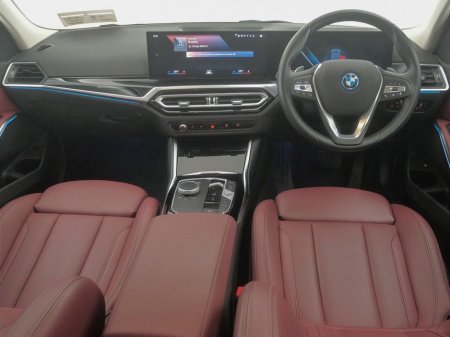 2024 BMW 3 Series - thumbnail 4