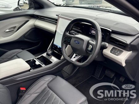 2025 Ford Capri - thumbnail 5