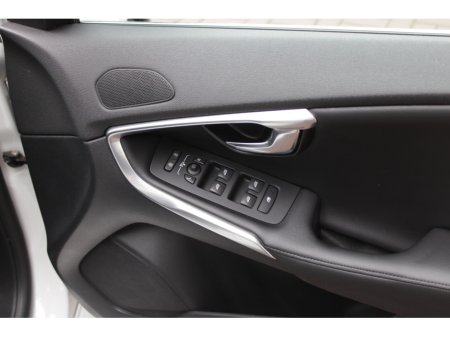 2017 Volvo V40 - thumbnail 10