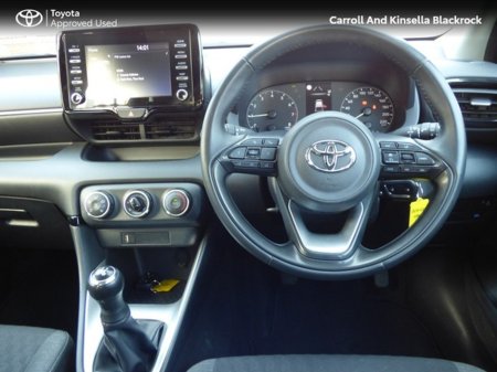 2023 Toyota Yaris - thumbnail 9