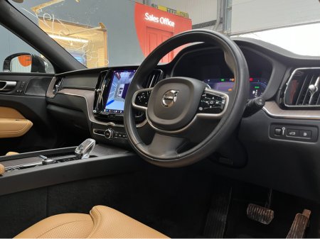2022 Volvo XC60 - thumbnail 11