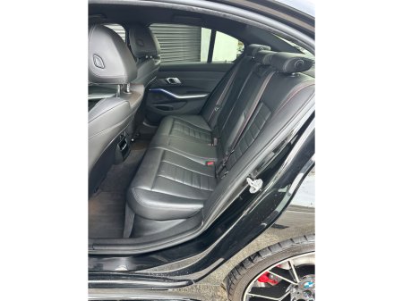 2021 BMW 3 Series  €35,995 thumbnail