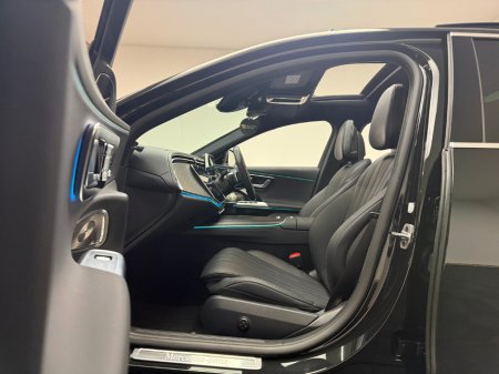 2025 Mercedes-Benz E Class E220D AMG LINE PREMIUM *PAN ROOF* €79,990 thumbnail