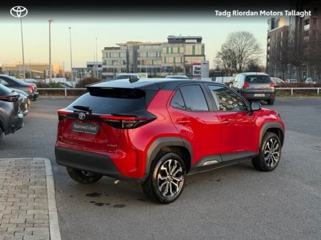 2024 Toyota Yaris Cross YARIS CROSS LUNA SPORT €30,450 thumbnail