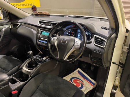 2017 Nissan X-Trail - thumbnail 14