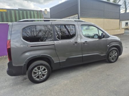 2022 Peugeot Rifter - photo 5