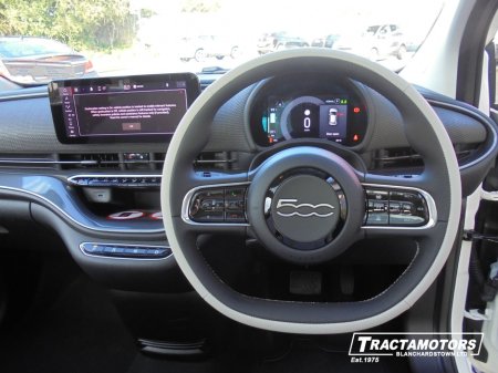 2025 Fiat 500e LA PRIMA 42KW BATTERY €25,299