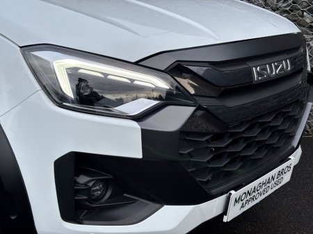 2025 Isuzu D-MAX V-CROSS DCB €48,851 thumbnail