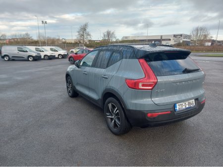 2023 Volvo XC40 T2 P R-DESIGN MAN 5DR €39,950 thumbnail