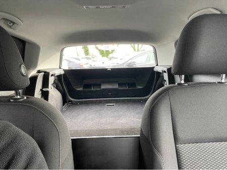 2017 Volkswagen Golf 1.6 TRENDLINE TDI 115HP 3DR €7,750 thumbnail